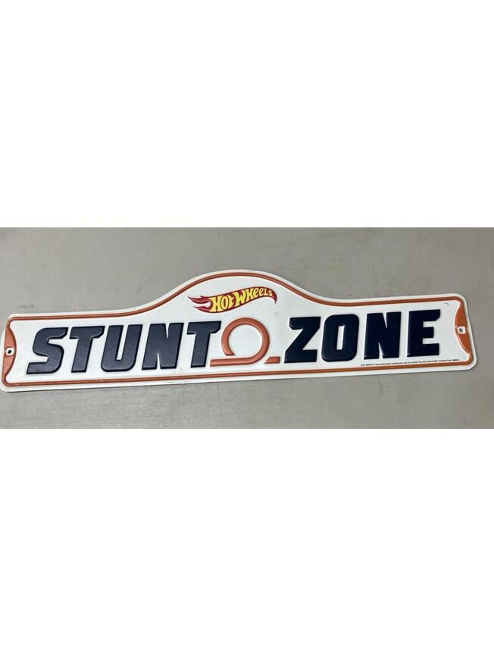 Hot Wheels White Stunt Zone Metal Decorative Sign Wall Decor Used